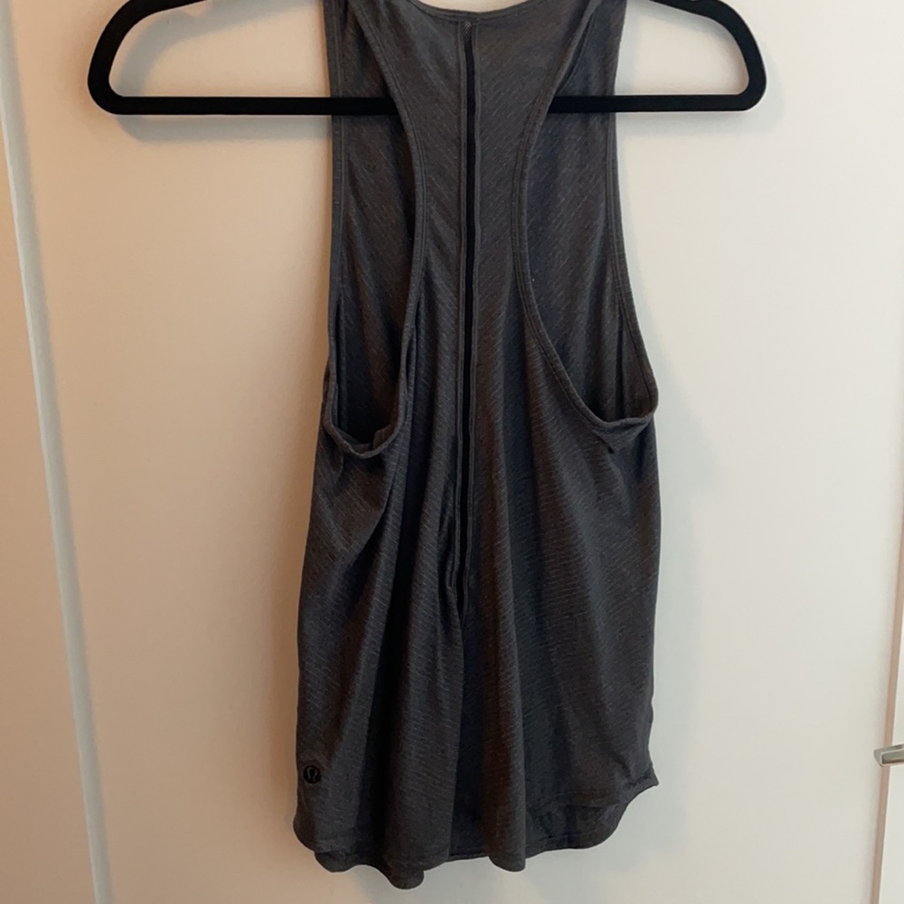 Lululemon Razorback Tank - Picture 2 of 4